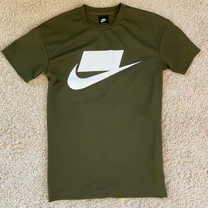 Nike NSW sportswear mesh top